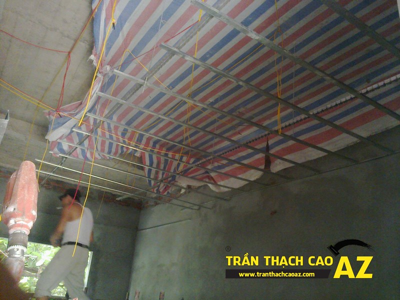 Thi công trần thạch cao nhà anh Tiến tại Thái Thịnh, Đống Đa, Hà Nội