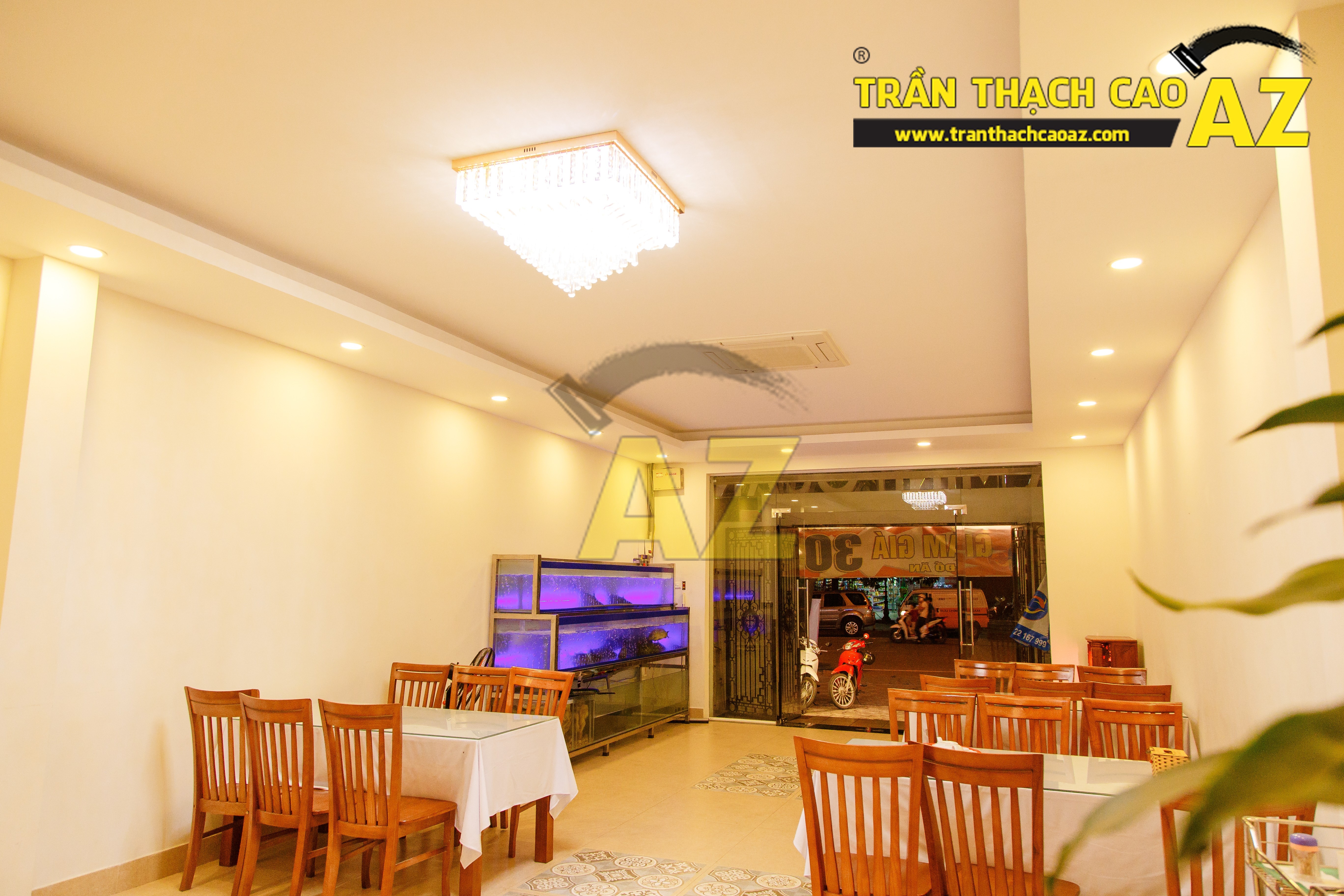 Mẫu trần thạch cao nhà hàng đẹp 01