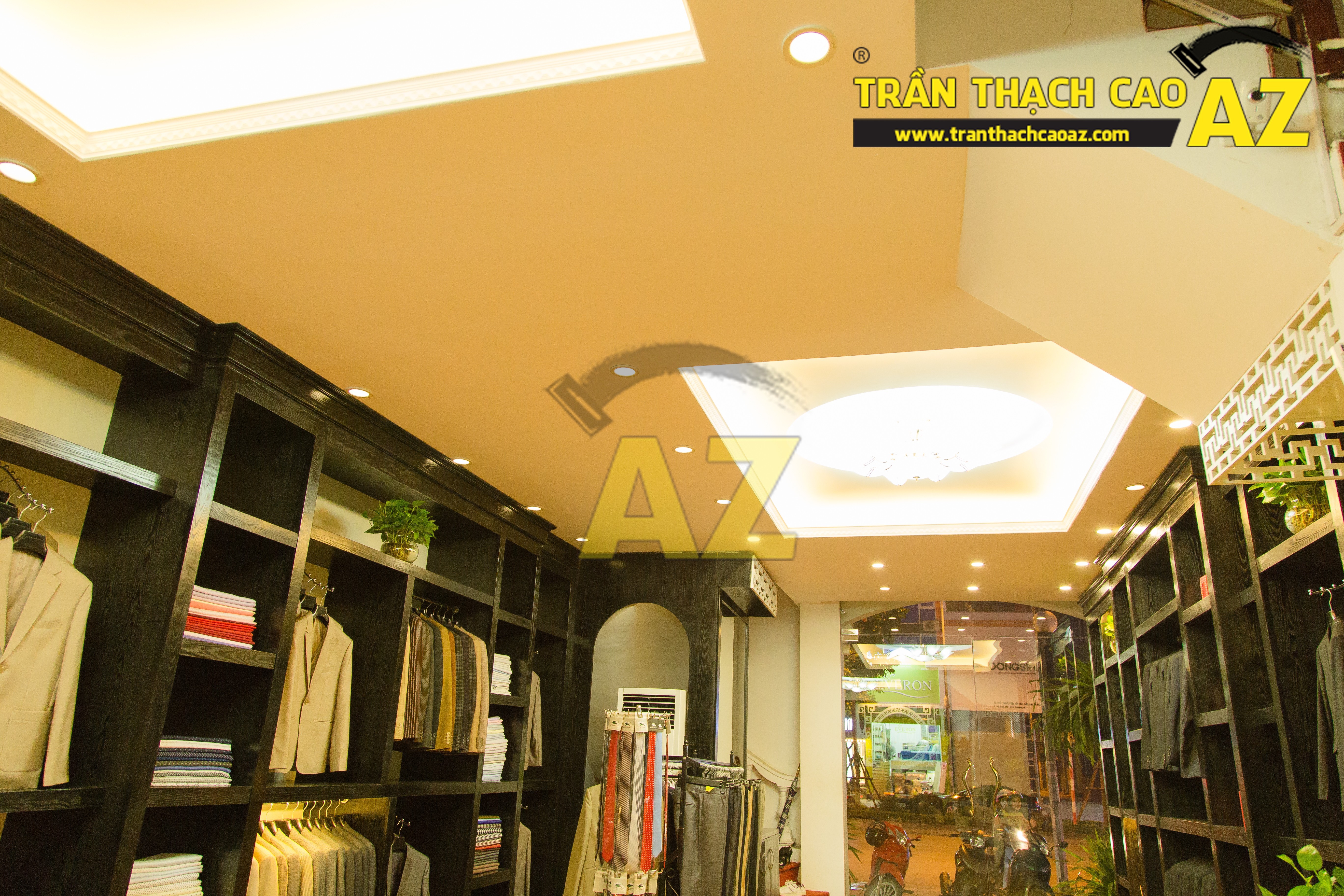 Trần thạch cao shop quần áo nam đẹp 01