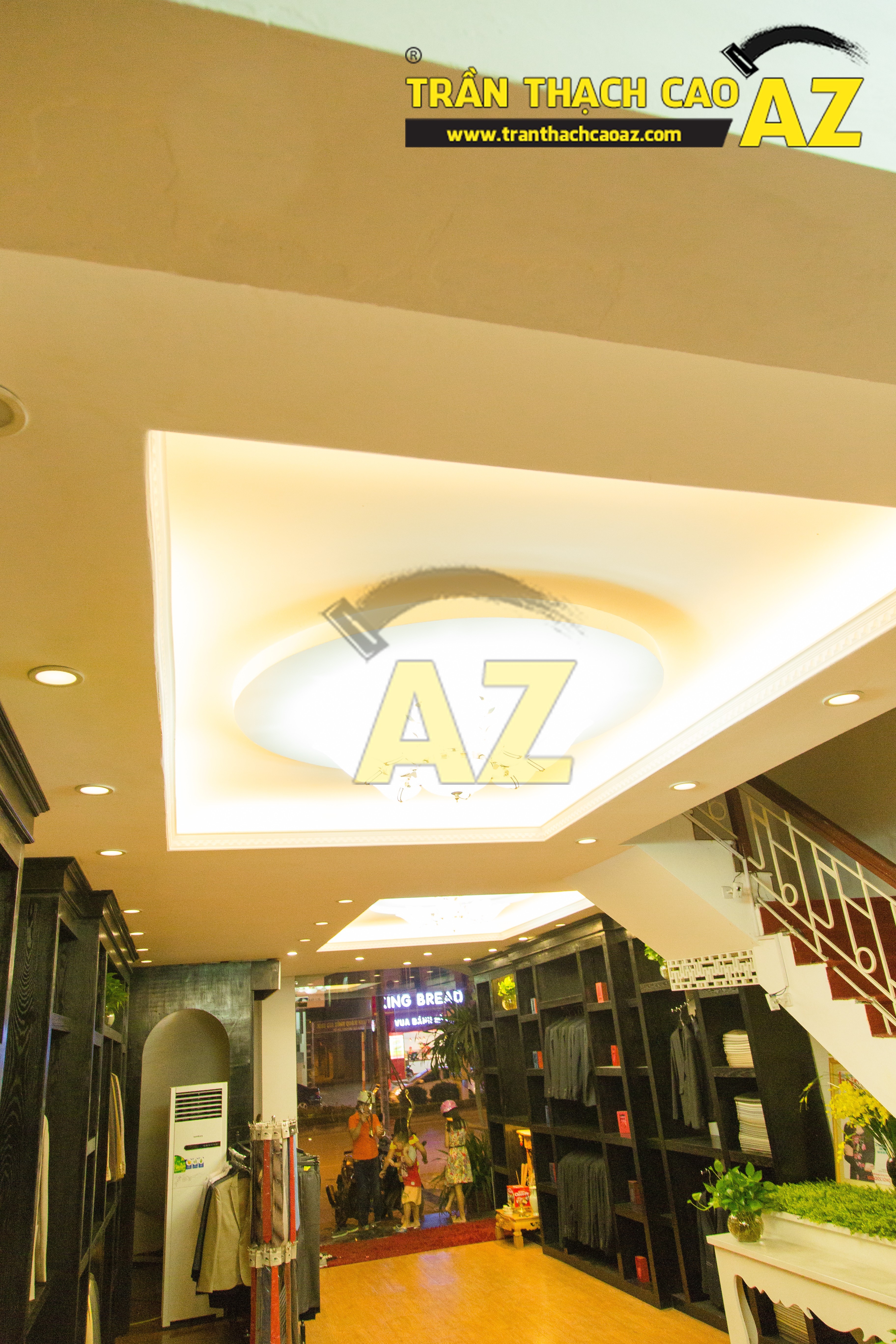Trần thạch cao shop quần áo nam đẹp 07