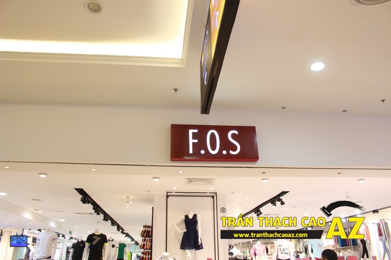 Hoàn thiện trần thạch cao cho cửa hàng thời trang F.O.S trung tâm thương mại Royal City