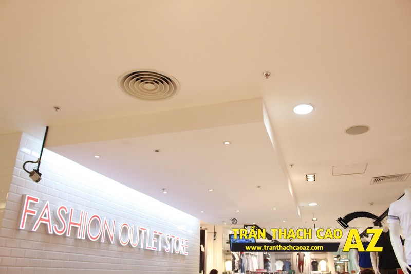 Hoàn thiện trần thạch cao cho cửa hàng thời trang F.O.S trung tâm thương mại Royal City