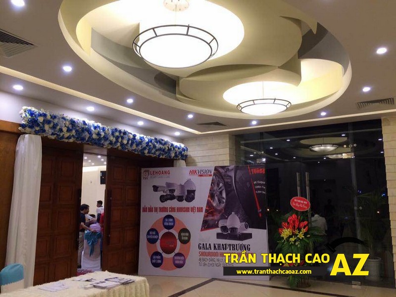 Ngắm thiết kế trần thạch cao đẹp trong không gian trung tâm tổ chức hội nghị tại Hà Nội