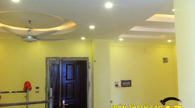 Cận cảnh thiết kế trần thạch cao phòng khách đẹp lung linh nhà anh Thành, P.807, tòa A6A, Nam Trung Yên