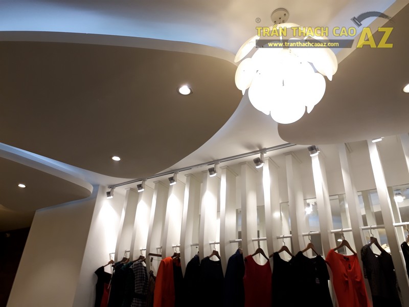 Thiết kế trần thạch cao đẹp đẳng cấp cực độc đáo của Pura Mela tại Royal City - 03 Thiết kế trần thạch cao đẹp đẳng cấp cực độc đáo của Pura Mela tại Royal City - 03
