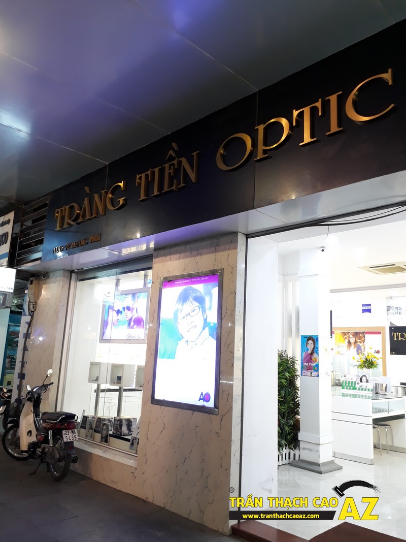 Trần thạch cao showroom đơn giản mà đẹp của kính mắt Tràng Tiền Optic, số 48 - 05