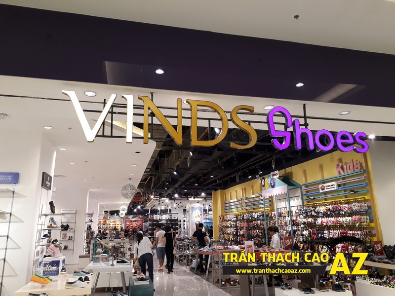 VINDS Shoes cực thu hút nhờ tạo hình trần thạch cao shop độc đáo tại Royal City 06