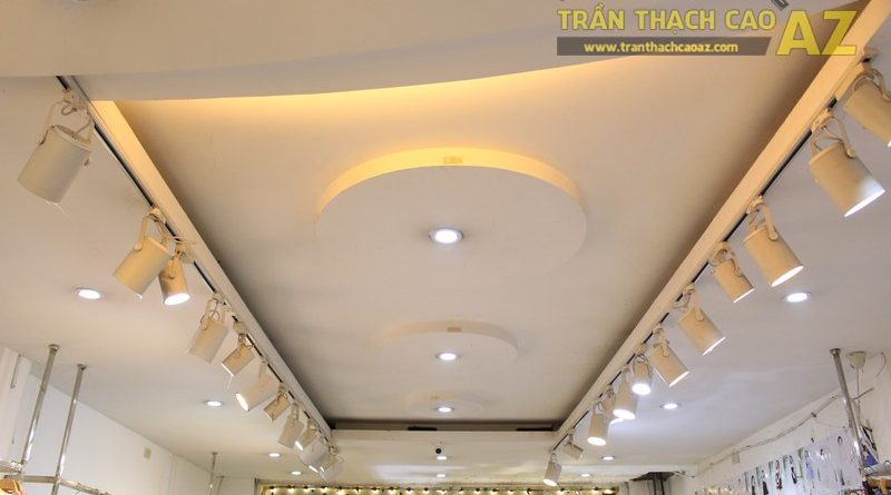 NANA shop đẹp lung linh với thiết kế trần thạch cao hiện đại, cực hút mắt