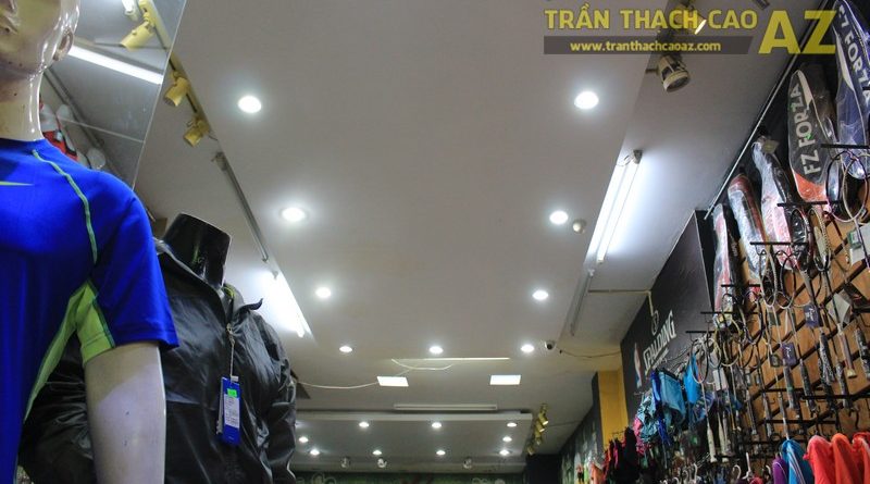 Thiết kế trần thạch cao đẹp của shop Minh Phương Sport, số 302 Lê Trọng Tấn