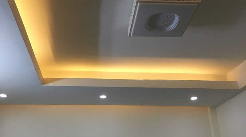 Trần thạch cao chung cư đơn giản, hiện đại của nhà anh Minh, tòa CT5 Định Công