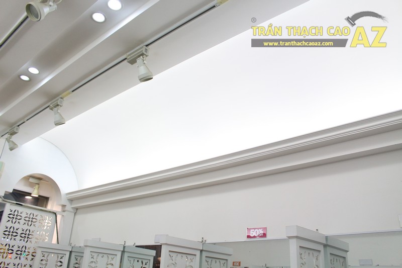 Trần thạch cao tạo hình nghệ thuật cho cửa hàng thời trang Alome 65 Thái Hà