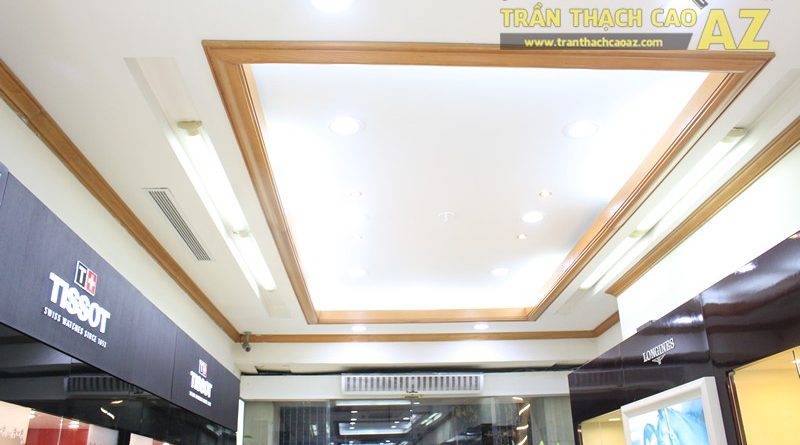 Tạo hình góc cạnh, hiện đại của thiết kế trần thạch cao showroom Duy Anh Watch, 200A phố Huế