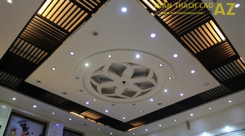 Thiết kế trần thạch cao đẹp với tạo hình hoa văn nghệ thuật của cửa hàng Thu Hương Bakery