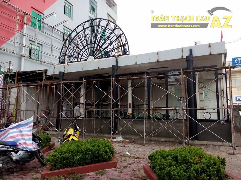 Tổng hợp hình ảnh thi công trần thạch cao cho quán Anne Queen Bar, Hà Nội Tổng hợp hình ảnh thi công trần thạch cao cho quán Anne Queen Bar, Hà Nội