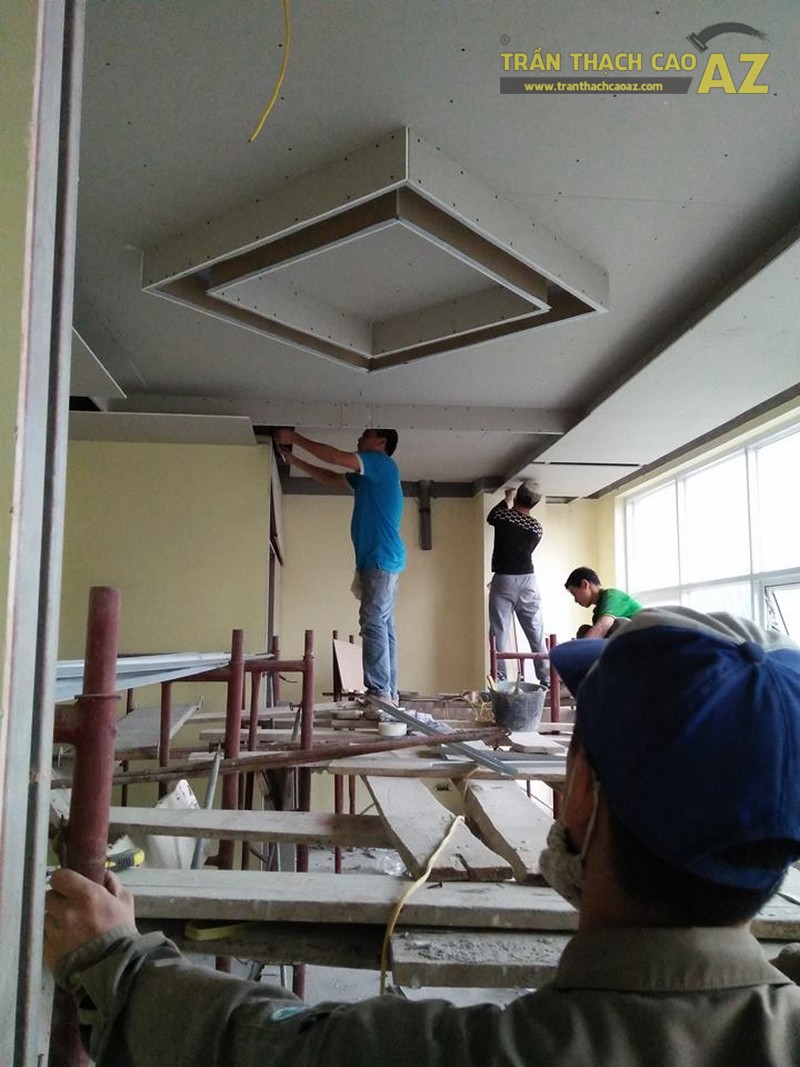 Thi công trần thạch cao tại nhà chị Huế tại Lê Trọng Tấn, Hà Đông, Hà Nội