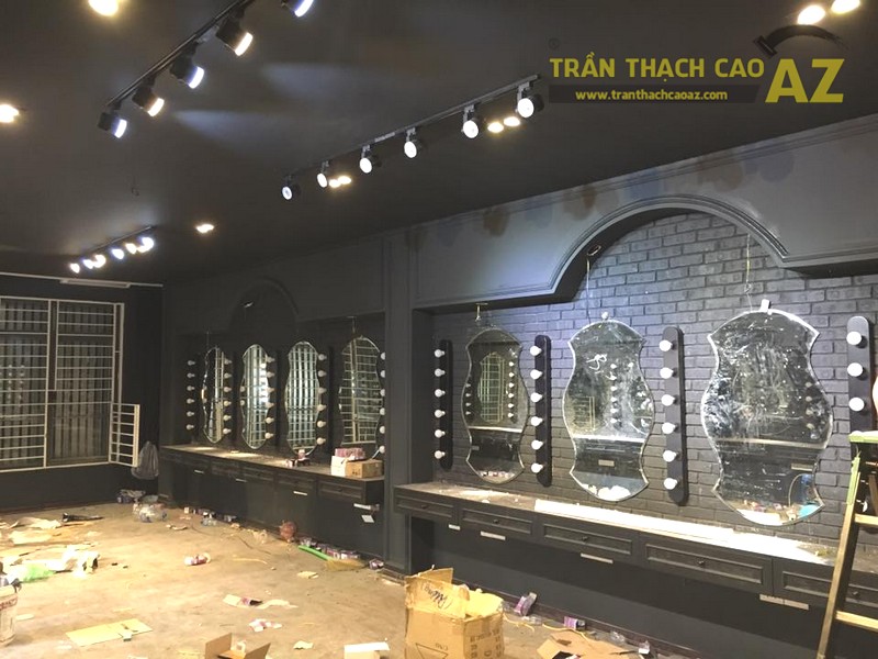 Làm trần thạch cao màu đen cá tính cho salon tóc Hoàng Oanh, Cầu giấy, Hà Nội - 05 Làm trần thạch cao màu đen cá tính cho salon tóc Hoàng Oanh, Cầu giấy, Hà Nội - 05